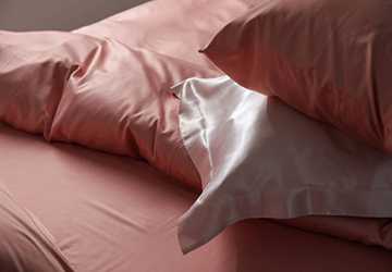 Why Silk Pillowcases are a Beauty Must-Have